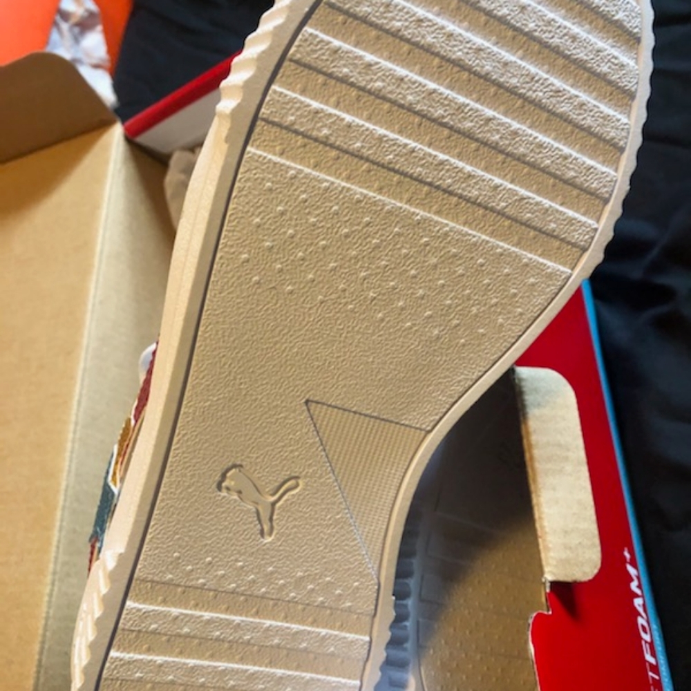 Shoe - Picture 4 of 4